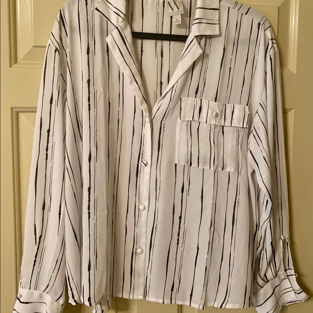 Worthington blouse white with black stripes size XL polyester, washes well